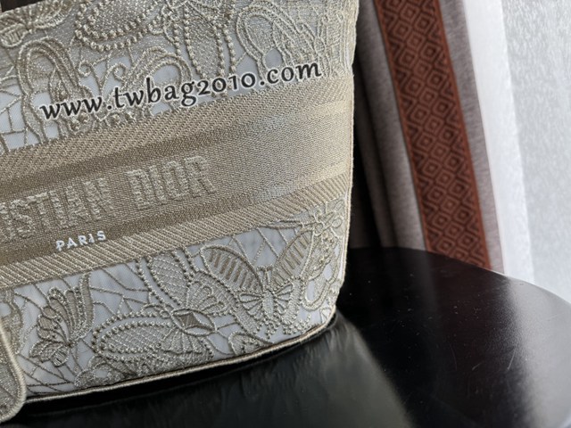 Dior专柜新款迪奥顶级原单圣诞菜篮子渐变刺绣手提女包 djfk1067